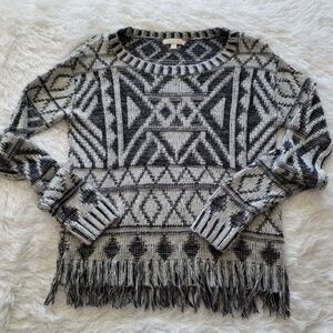 Gianni Bini Medium Fringe Hem Pullover Sweater – Cozy Boho Knit Top